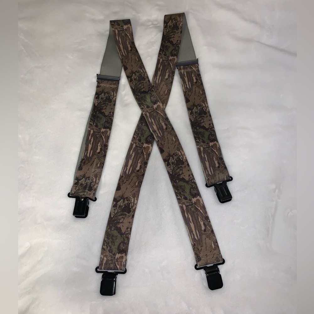 Nice! Camo. Elastic clip-on style X suspenders. Adjustable/ One size fits most!